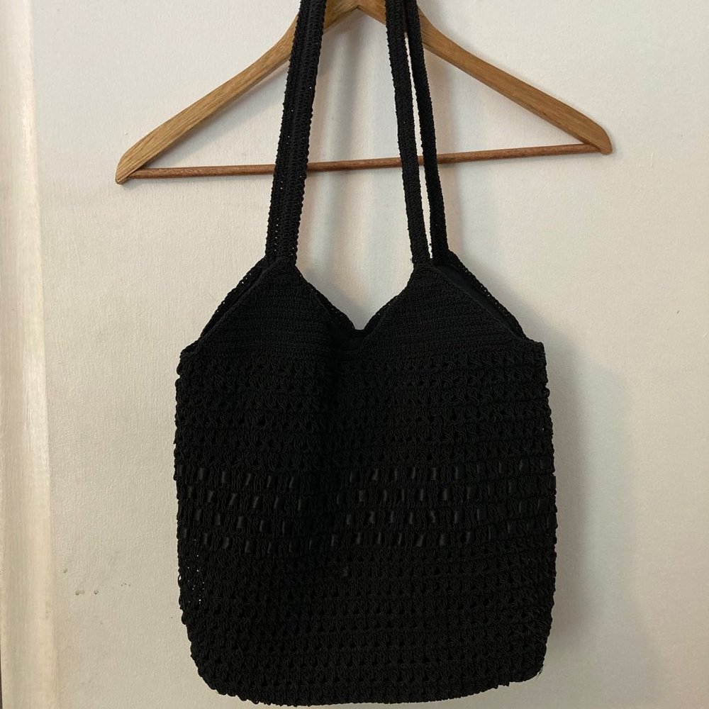 Knit shoulder bag